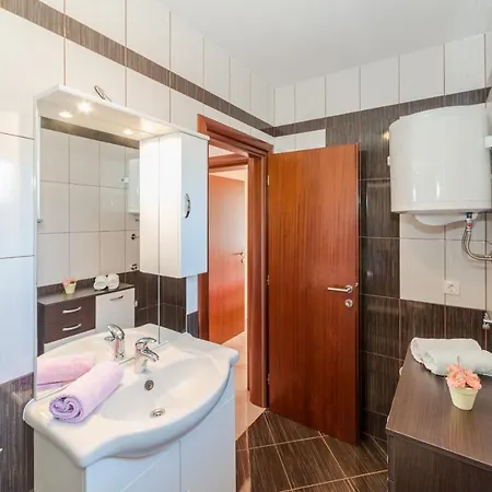 Hudic Apartment *