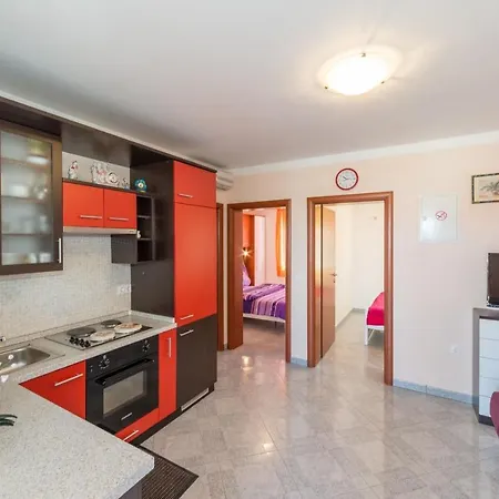 Hudic Apartment *