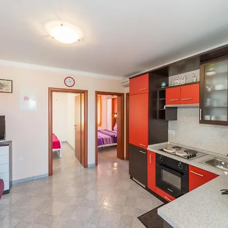 Hudic Apartment Vir